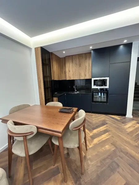 Tirane, jepet me qera apartament 2+1+Ballkon Kati 0, 95 m² 1.000 € (Kodra e Diellit)