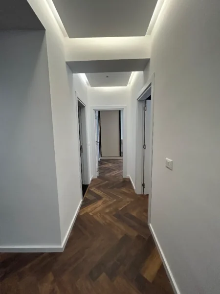 Tirane, jepet me qera apartament 2+1+Ballkon Kati 0, 95 m² 1.000 € (Kodra e Diellit)