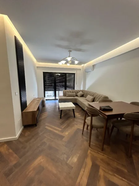 Tirane, jepet me qera apartament 2+1+Ballkon Kati 0, 95 m² 1.000 € (Kodra e Diellit)