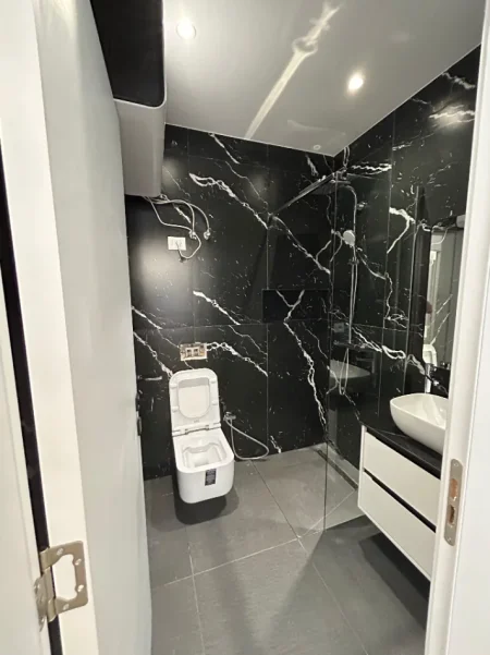 Tirane, jepet me qera apartament 2+1+Ballkon Kati 0, 95 m² 1.000 € (Kodra e Diellit)