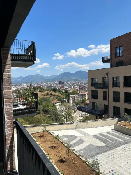Tirane, jepet me qera apartament 2+1+Ballkon Kati 0, 95 m² 1.000 € (Kodra e Diellit)