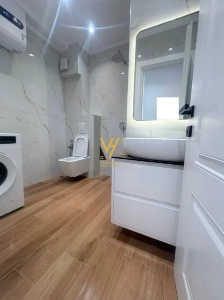 Tirane, jepet me qera apartament 1+1+Ballkon Kati 3, 60 m² 720 € (21 DHJETORI)