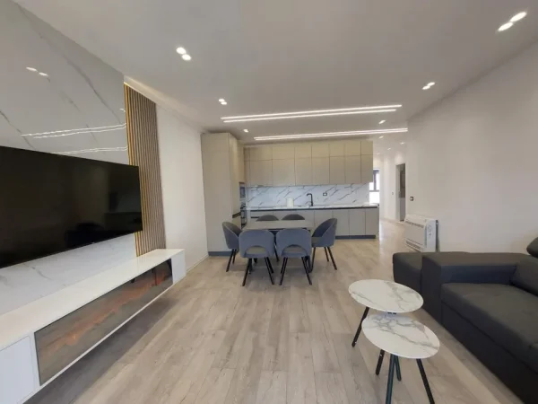 Tirane, jepet me qera apartament 2+1 Kati 6, 110 m² 700 € (Bulevardi i Ri)
