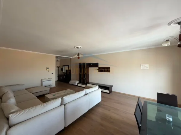 Tirane, shitet apartament 3+1+Ballkon Kati 13, 148 m² (Ekspozita)