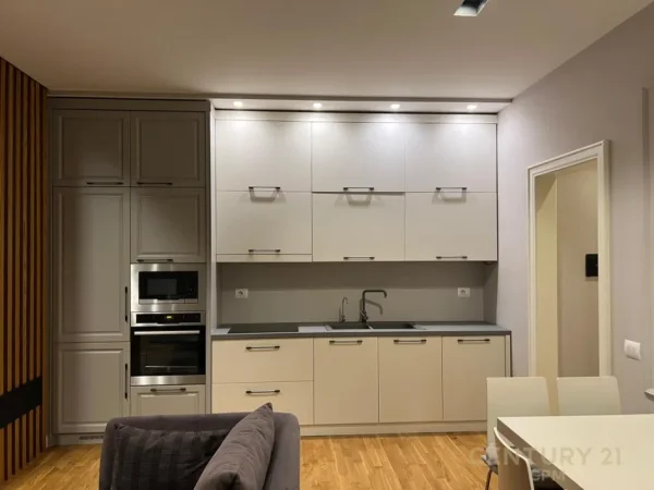 Tirane, jepet me qera apartament 1+1 Kati 1, 70 m² 700 € (Kopshti Botanik smart143624)