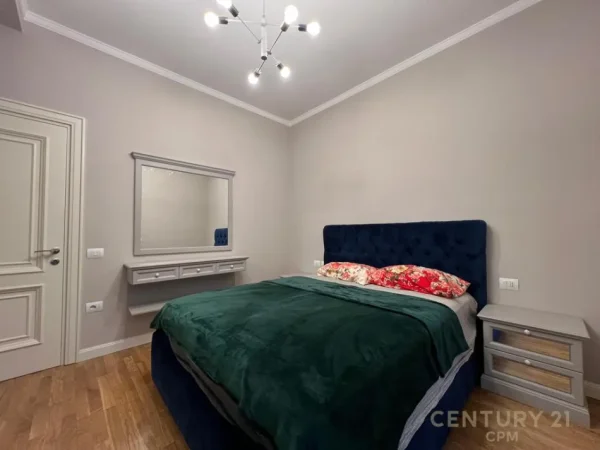 Tirane, jepet me qera apartament 1+1 Kati 1, 70 m² 700 € (Kopshti Botanik smart143624)