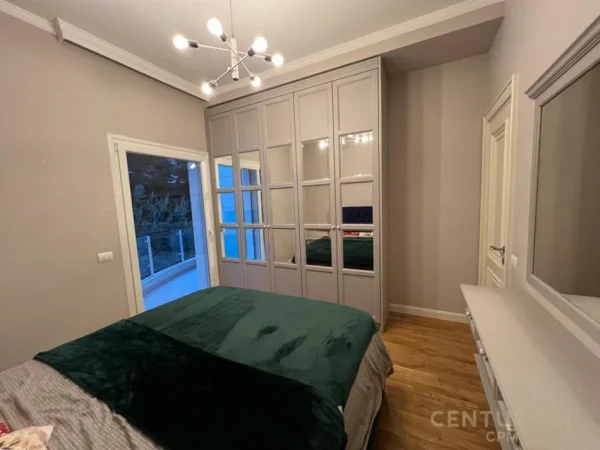 Tirane, jepet me qera apartament 1+1 Kati 1, 70 m² 700 € (Kopshti Botanik smart143624)