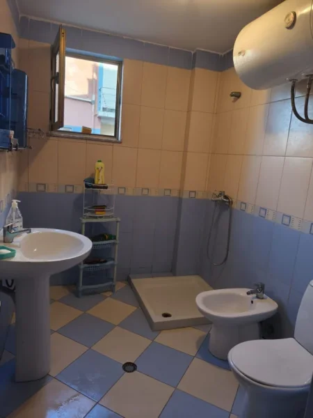 Durres, jepet me qera apartament 1+1 Kati 3, 65 m² 350 € (Golem, Plazh)