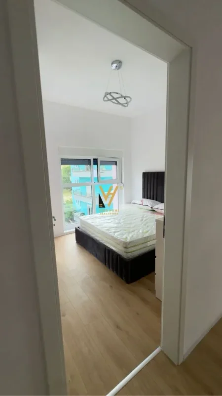 Tirane, jepet me qera apartament 1+1+Ballkon Kati 3, 65 m² 570 € (ALI DEM KAIMI)