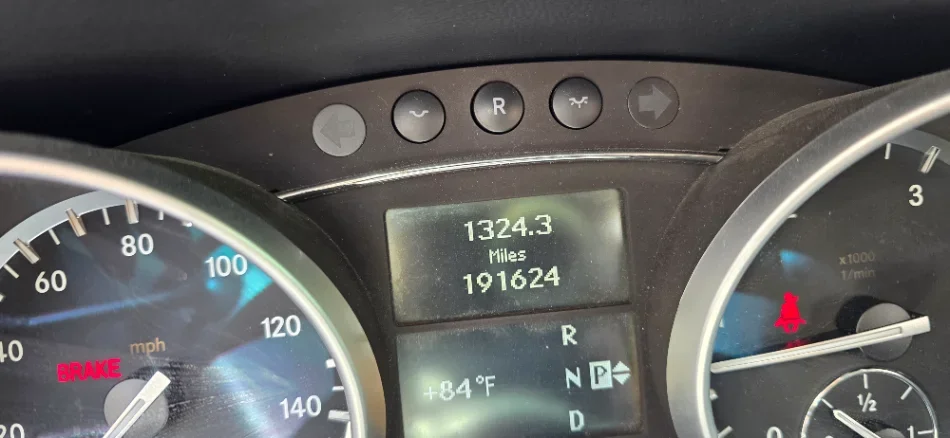 Tirane, shitet Benc mercedes GL350 Nafte, gri metalizato automatik Klima 290 km 10.000 €
