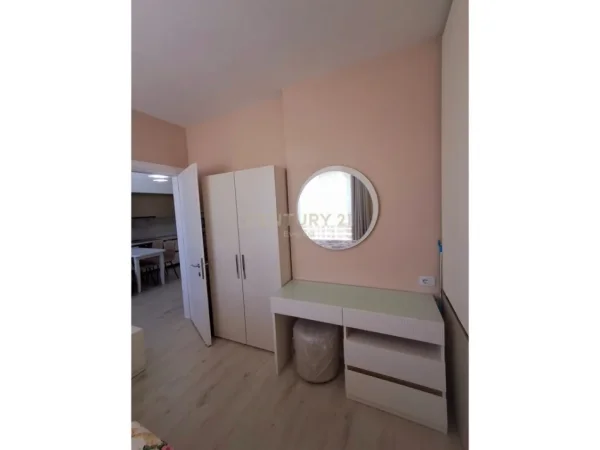 Tirane, jepet me qera apartament 1+1 Kati 7, 58 m² 400 € (QTU everest143582)