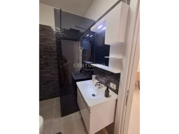 Tirane, jepet me qera apartament 1+1 Kati 7, 58 m² 400 € (QTU everest143582)