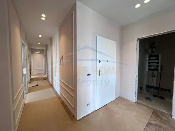 Tirane, shes apartament 3+1 Kati 8, 193 m² 900.000 € 