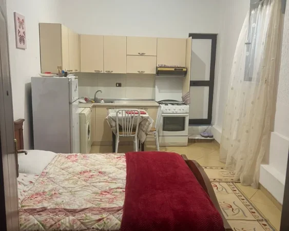 Tirane, jepet me qera apartament Kati 0, 30 m² 280 € (ish tregu elektrik)