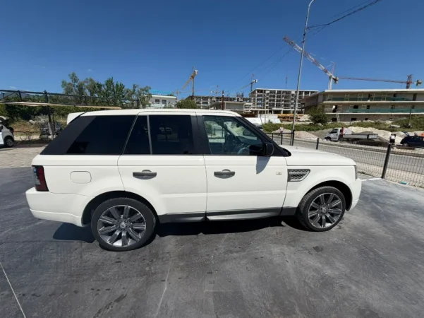 Tirane, shitet makine Rnage Rover Sport Nafte, e bardhë automatik Klima 280 km 9 €