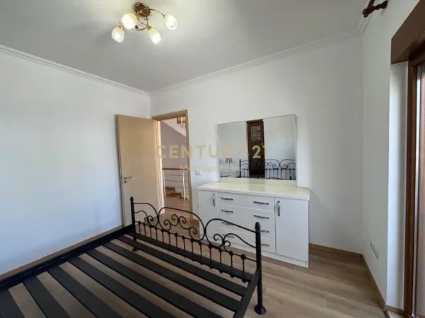 Tirane, jepet me qera Vile 3+1+Ballkon Kati 3, 335 m² 1.750 € 