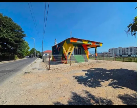 Tirane, shitet truall , 382 m² 220.000 € (YZBERISHT)
