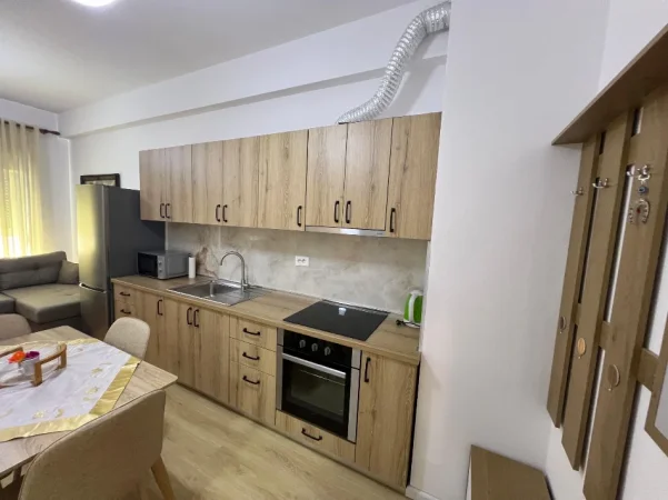 Tirane, jepet me qera apartament 1+1+Ballkon Kati 5, 50 m² 400 € (Rruga Pasho Hysa)