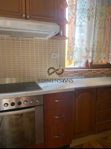 Tirane, jepet me qera apartament 2+1+Ballkon Kati 2, 80 m² 500 € (5 maji)