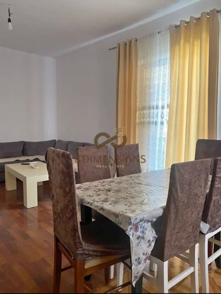 Tirane, jepet me qera apartament 2+1+Ballkon Kati 2, 80 m² 500 € (5 maji)