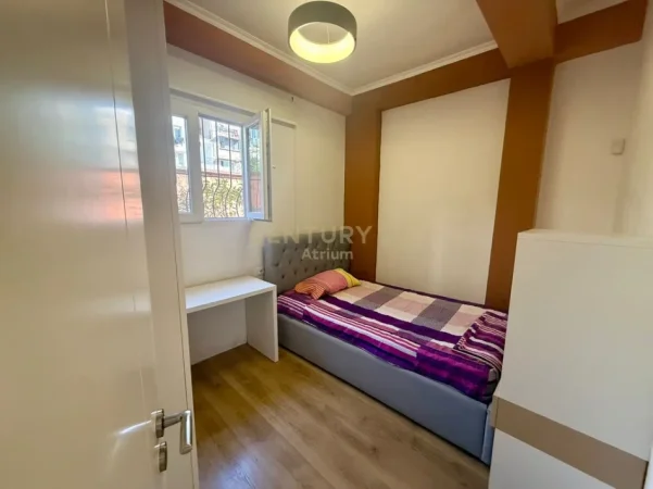 Tirane, jepet me qera apartament 2+1 Kati 1, 85 m² 600 € (PRANE MATERNITETIT TE RI)