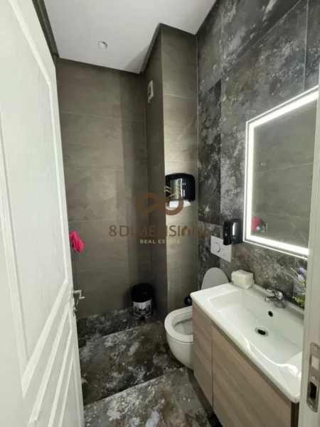 Tirane, jepet me qera ambjent biznesi Kati 7, 55 m² 650 € (misto mame)