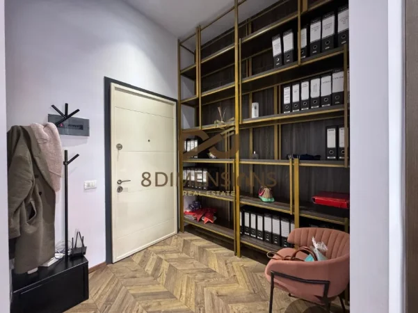 Tirane, jepet me qera ambjent biznesi Kati 7, 55 m² 650 € (misto mame)