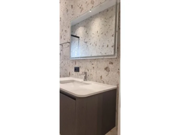 Tirane, jepet me qera apartament 1+1 Kati 8, 87 m² 850 € (Kinostudio Action143678)