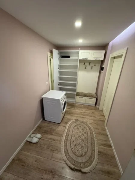 Tirane, jepet me qera apartament 1+1 Kati 4, 65 m² 600 € (21 Dhjetori)