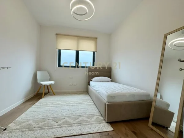 Tirane, jepet me qera apartament 2+1+Ballkon Kati 6, 80 m² 680 €