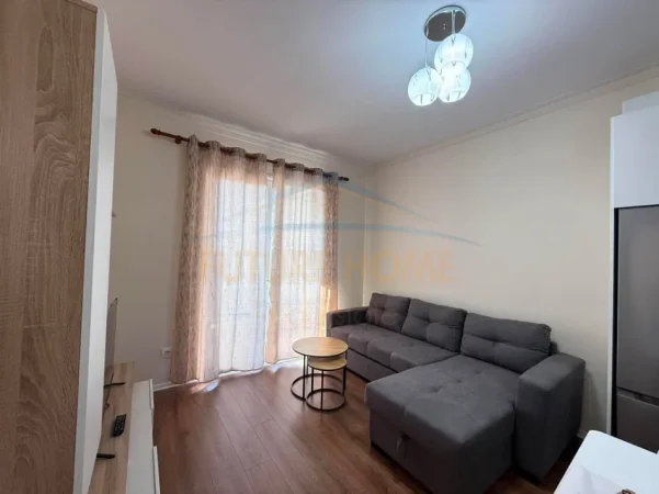 Tirane, jepet me qera apartament 1+1 Kati 5, 65 m² 350 € (Kamez)