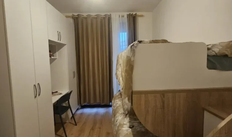 Tirane, jepet me qera apartament 2+1 Kati 4, 110 m² 1.000 € 
