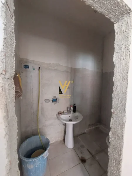 Tirane, shitet ambjent biznesi Kati 1, 168 m² 370.000 € (YZBERISHT)