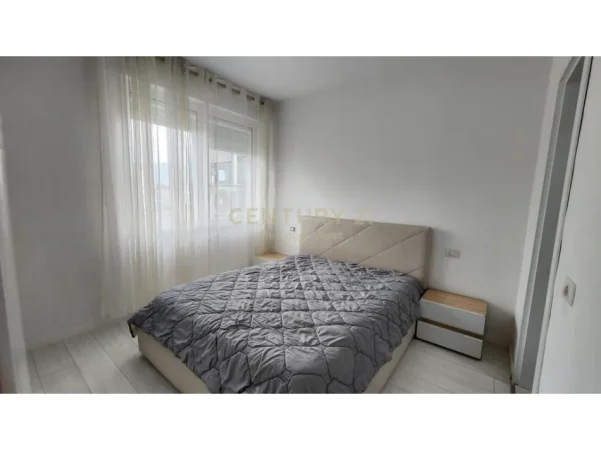 Tirane, jepet me qera apartament 2+1 Kati 5, 100 m² 650 € 