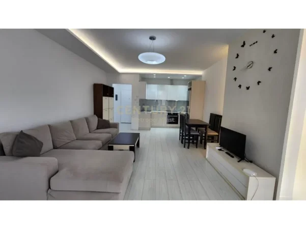 Tirane, jepet me qera apartament 2+1 Kati 5, 100 m² 650 € 