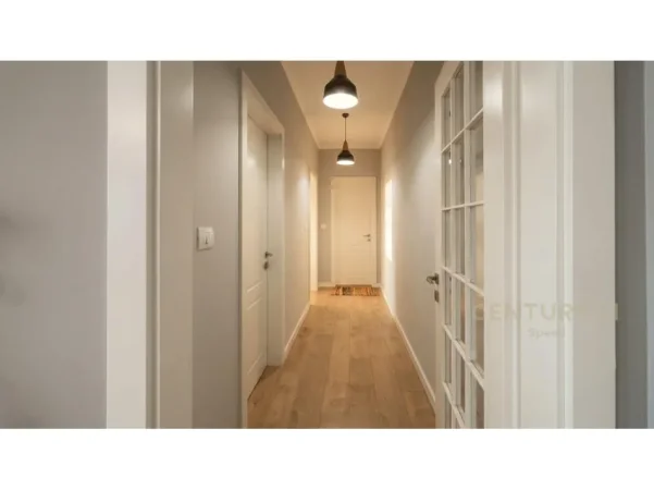 Tirane, jepet me qera apartament 2+1+Aneks Kati 1, 87 m² 850 € (Komuna e Parisit)