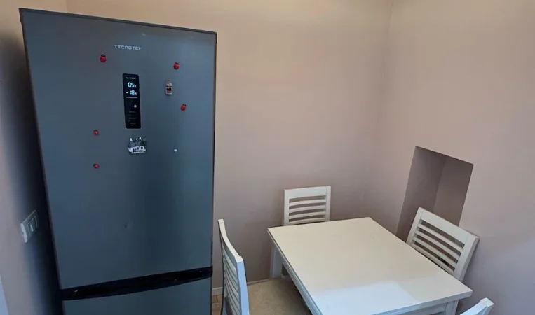 Tirane, jepet me qera apartament 1+1 Kati 4, 600 € 