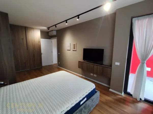 Tirane, jepet me qera apartament 2+1 Kati 2, 106 m² 880 € 