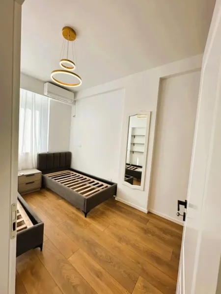 Tirane, jepet me qera apartament 2+1 Kati 5, 110 m² 933 € (Rruga Bilat Sina, pranë Kopshtit Zoologjik)
