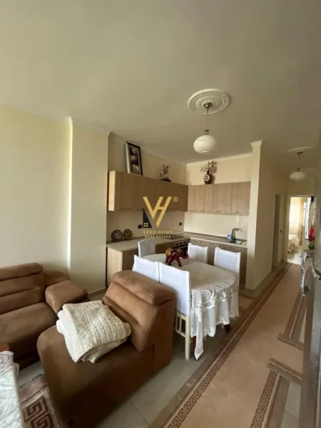 Tirane, jepet me qera apartament 2+1+Ballkon Kati 6, 92 m² 520 € (KOPSHTI BOTANIK)