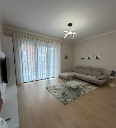 Tirane, jepet me qera apartament 2+1 , 114 m² 1.300 € 