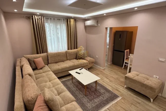 Tirane, jepet me qera apartament 1+1 Kati 4, 65 m² 600 € (21 Dhjetor)