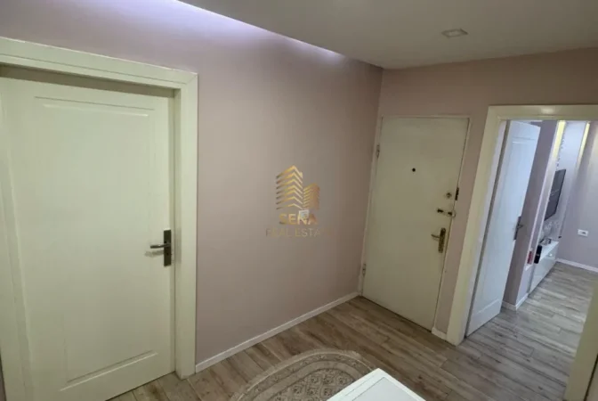 Tirane, jepet me qera apartament 1+1 Kati 4, 65 m² 600 € (21 Dhjetor)