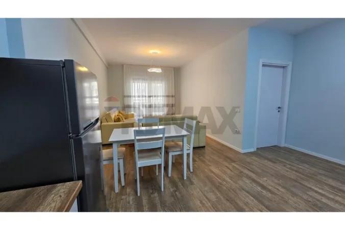 Tirane, jepet me qera apartament 1+1+Ballkon , 76 m² 500 € (Laprake)