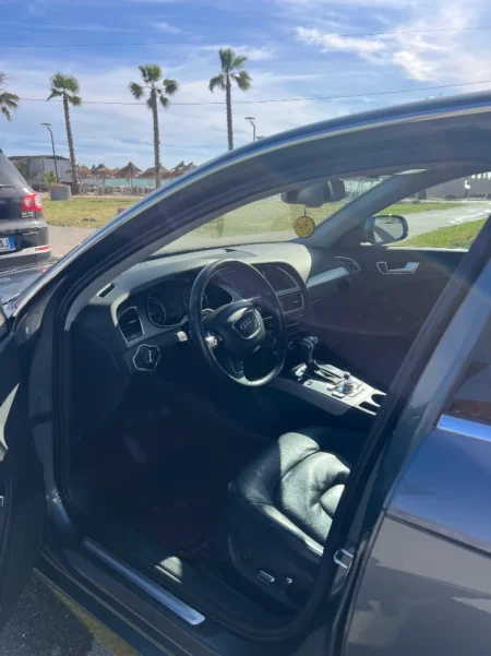Tirane, shitet makine Audi A4 Nafte, gri e erret automatik 180.000 km 8500 €