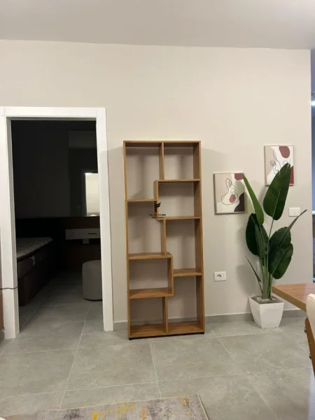 Tirane, jepet me qera apartament 1+1 Kati 12, 70 m² 500 € (YZBERISHT)