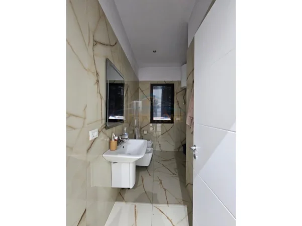 Tirane, shitet apartament 1+1 Kati 0, 85 m² 130.000 € (Selite)