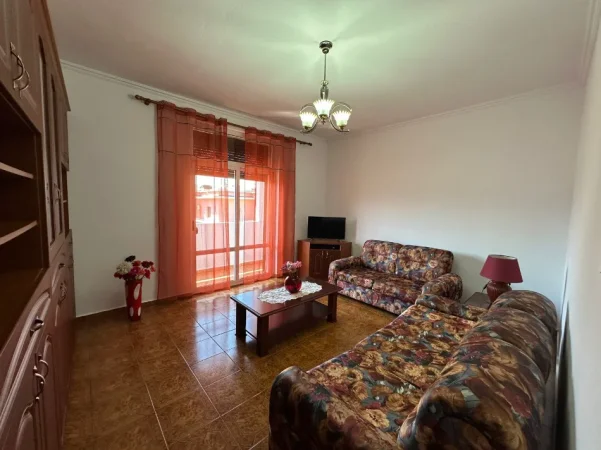 Tirane, jap me qera apartament 2+1+Aneks+Ballkon Kati 4, 78 m² 600 € (Te shkolla e Kuqe)
