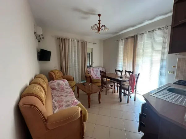 Durres, jepet me qera apartament 1+1 Kati 5, (Shkembi i Kavajes)