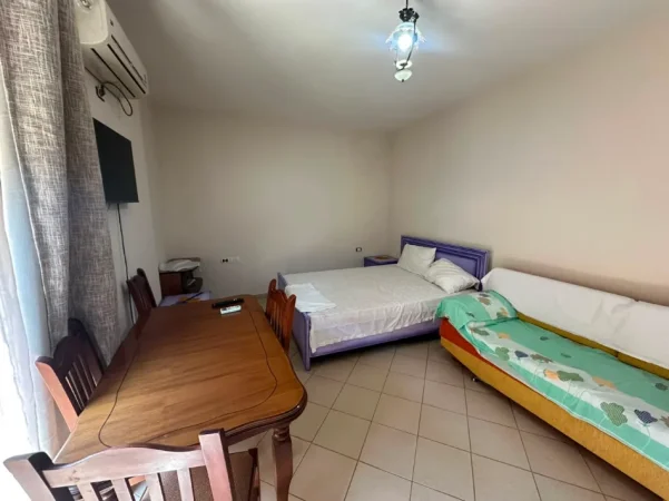 Durres, jepet me qera apartament 1+1 Kati 5, (Shkembi i Kavajes)